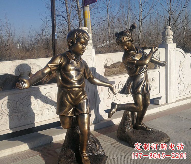 信阳浪漫圆满的精美花篮雕塑