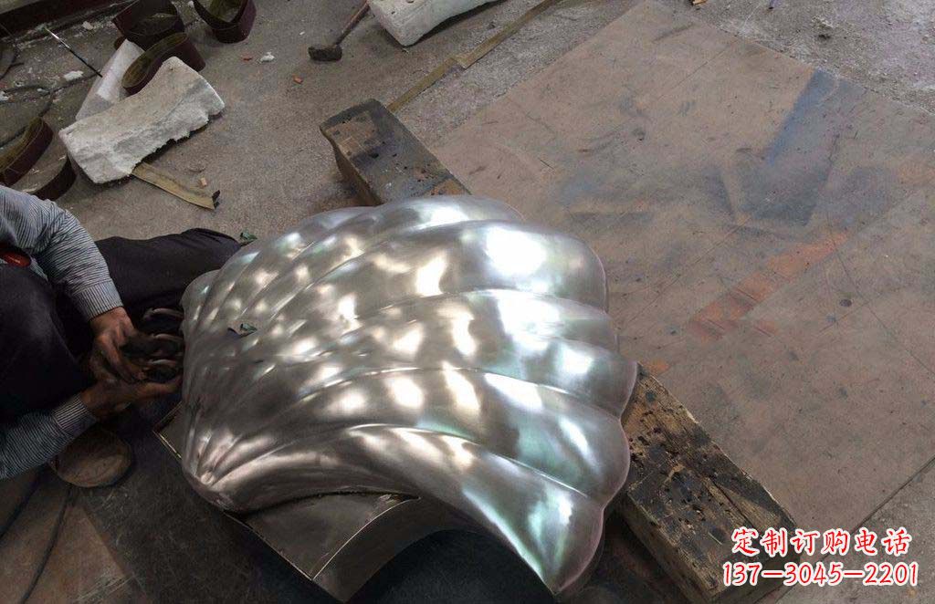 信阳精致现代的不锈钢贝壳雕塑