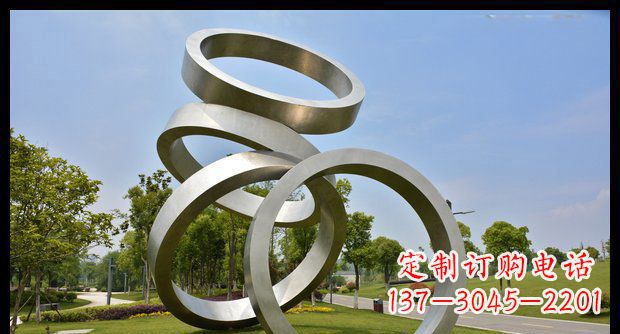 信阳铭记匠心的不锈钢折叠圆环景观雕塑