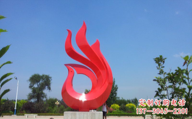 信阳艺术荟萃的凤凰雕塑