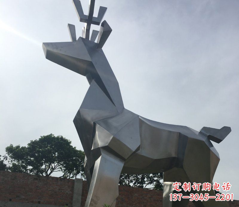 信阳不锈钢几何鹿雕塑
