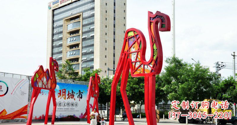 信阳品质精良的公园不锈钢骆驼雕塑