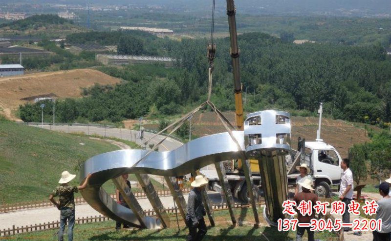 信阳公园竖琴雕塑——缔造完美的艺术景观