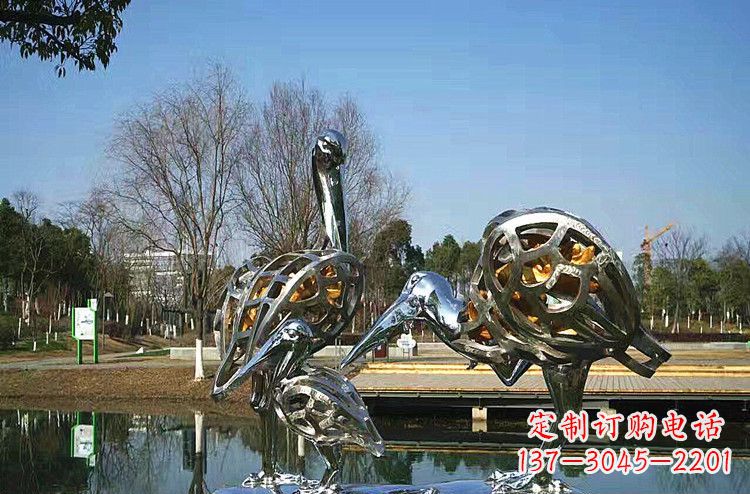 信阳手工制作的可爱丹顶鹤雕塑