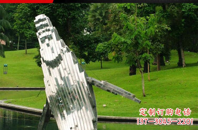 信阳温馨活泼的不锈钢动物企鹅雕塑