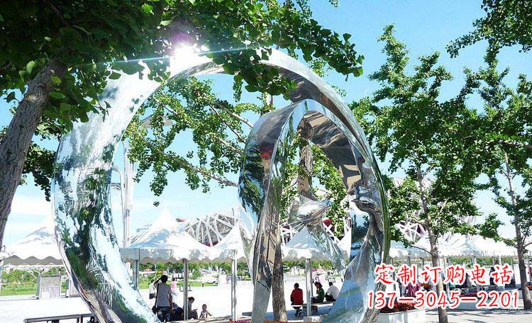 信阳高端实木不锈钢镀层圆环雕塑