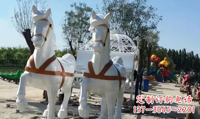 信阳优雅迷人的不锈钢马车雕塑