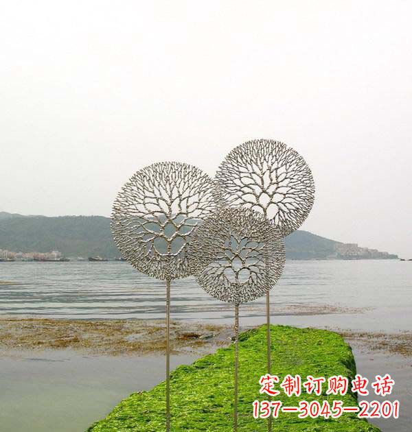 信阳 迷人的不锈钢蒲公英雕塑