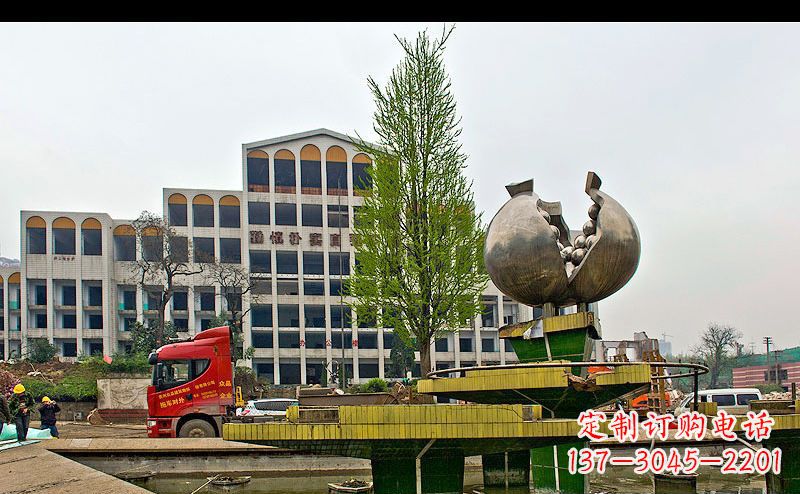 信阳精美不锈钢石榴景观雕塑