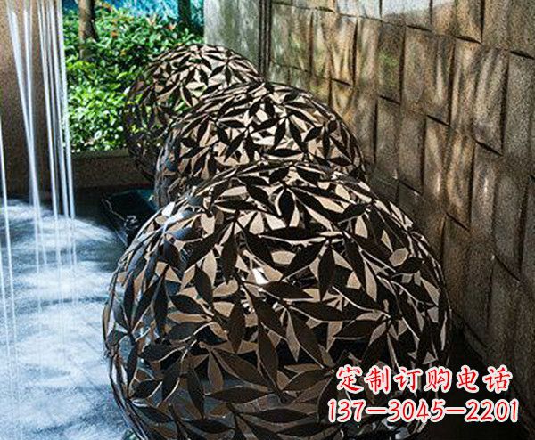信阳不锈钢树叶镂空球景观雕塑