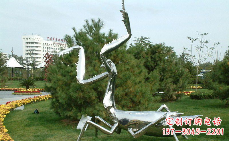 信阳不锈钢雕刻螳螂摆件
