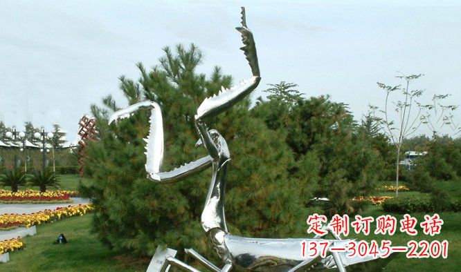 信阳优雅大气的不锈钢螳螂雕塑