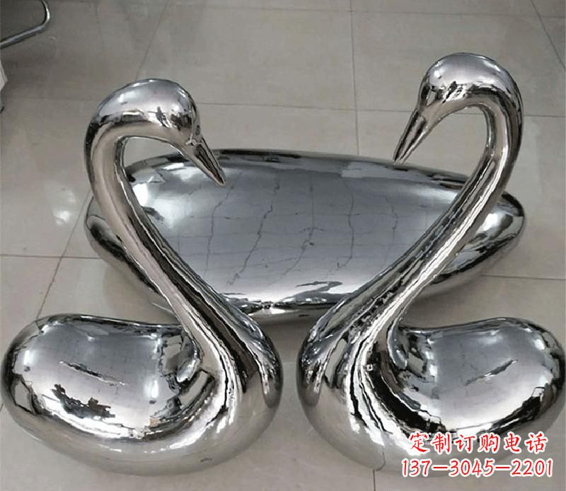 信阳高端定制不锈钢天鹅雕塑