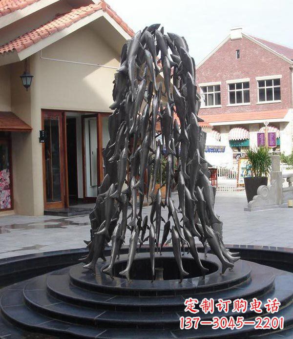信阳跃动的生命——景区向上游的鱼群喷泉雕塑