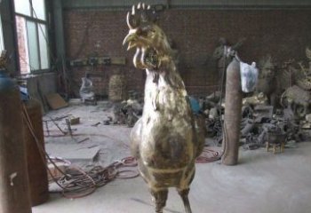 信阳雕刻公鸡铜雕，铸就艺术之美