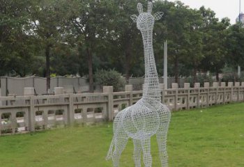 信阳浪漫活力·不锈钢镂空长颈鹿雕塑
