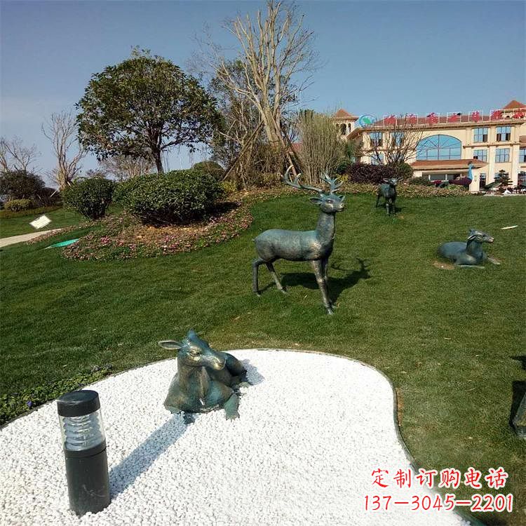 信阳公园草坪动物雕塑摆件铜雕鹿
