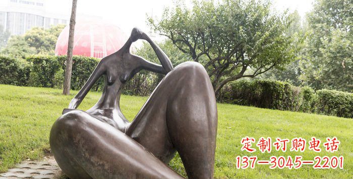 信阳公园抽象女人景观铜雕