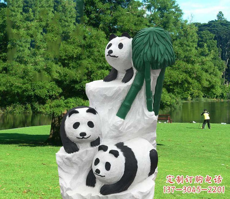 信阳公园大熊猫雕塑
