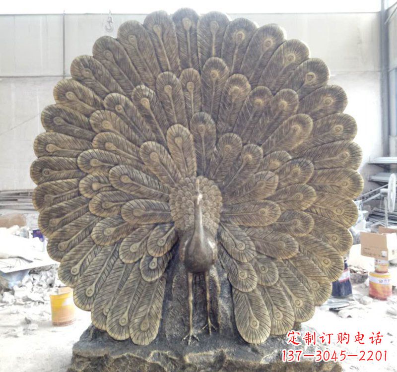 信阳公园动物孔雀铜雕