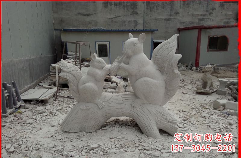 信阳中领雕塑 松鼠之爱 石雕定制