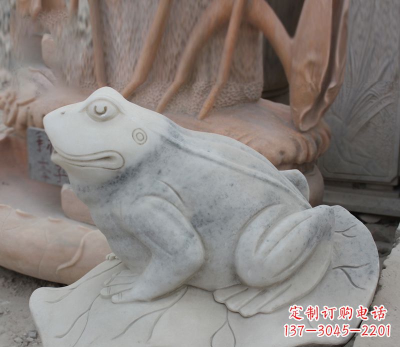 信阳青蛙雕塑生动逼真的公园动物雕塑