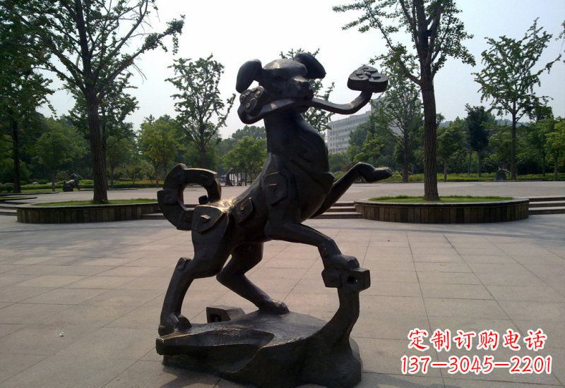 信阳公园动物如意小狗铜雕