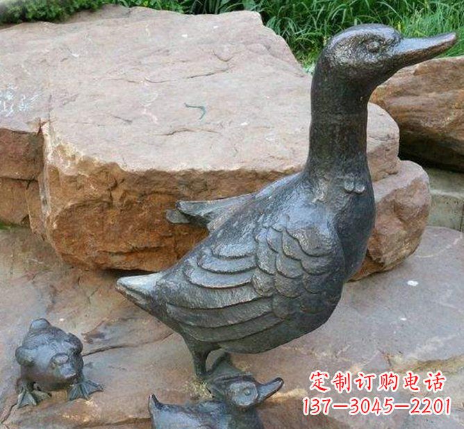 信阳动物雕塑——精致铜质鸭子雕塑