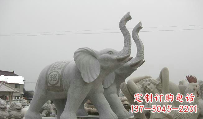 信阳公园动物长鼻大象石雕