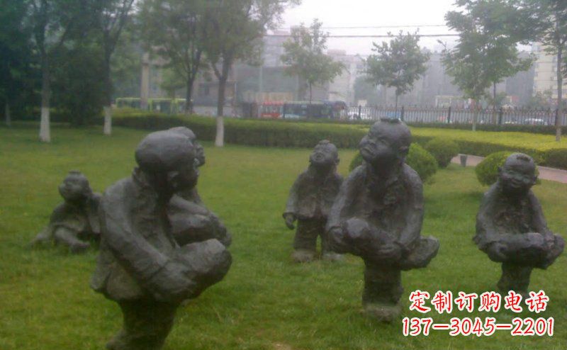 信阳中领雕塑为您打造精美的儿童斗鸡雕塑
