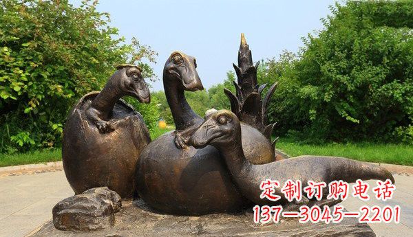 信阳公园仿真恐龙铜雕