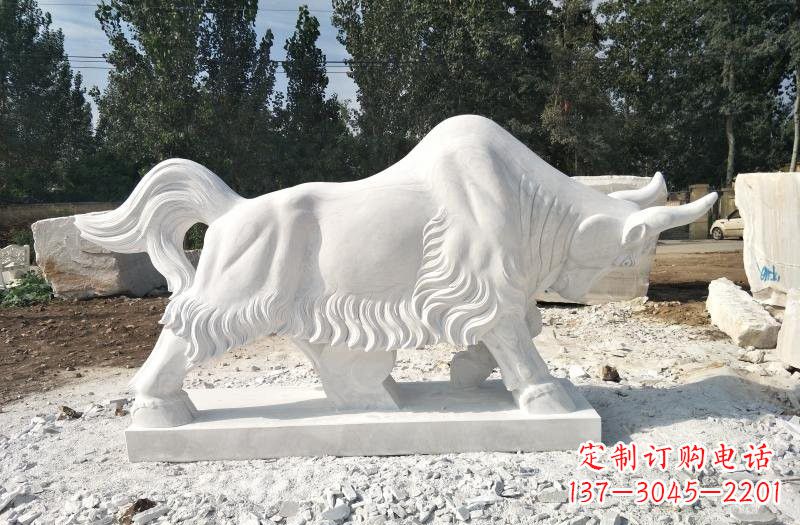 信阳汉白玉款式多变的牛石雕塑