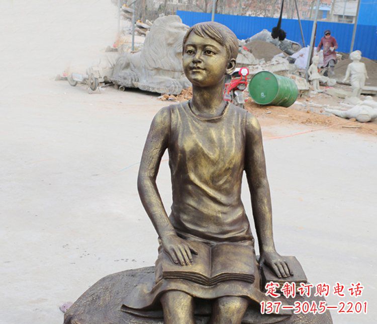 信阳铜雕景观摆件——“女孩看书”
