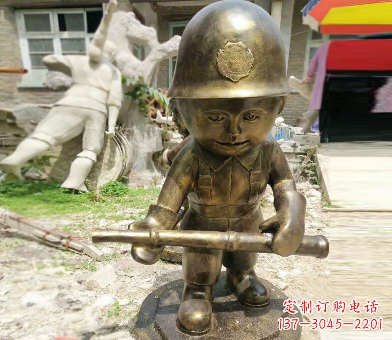 信阳精致细腻的交通警察铜雕