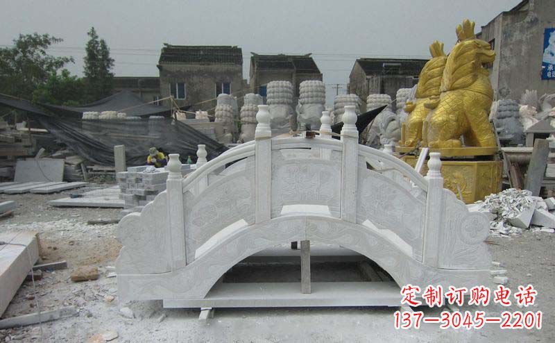 信阳精美的大理石拱桥雕塑
