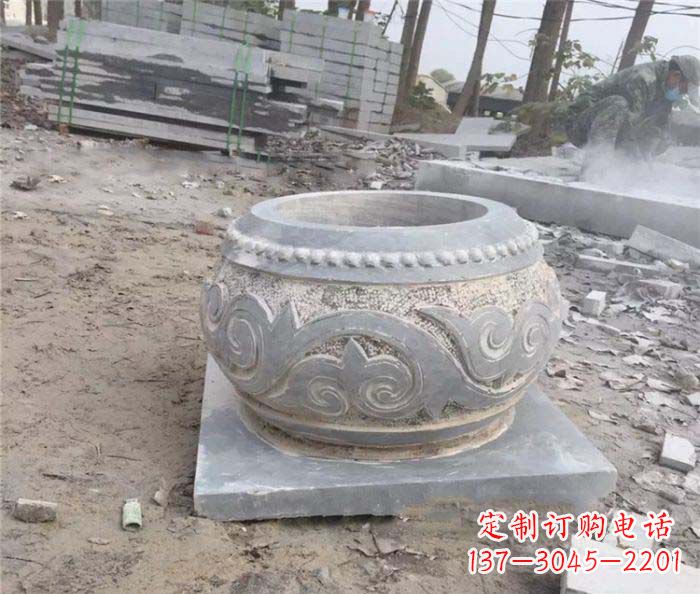 信阳古典风格的仿古石水缸雕塑