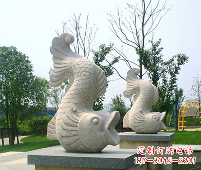 信阳自然美妙的鲤鱼石雕