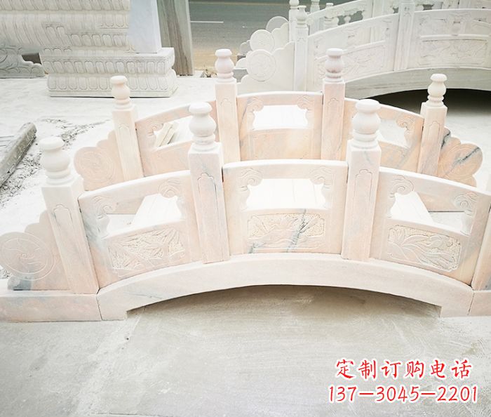 信阳公园景观晚霞红石雕拱桥