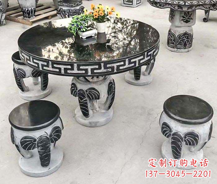 信阳圆形桌凳石雕-为公园景观增添艺术气息