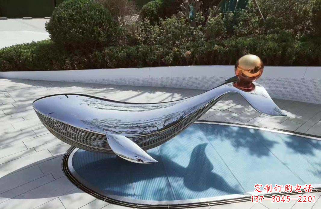 信阳新颖独特的镜面不锈钢海豚雕塑