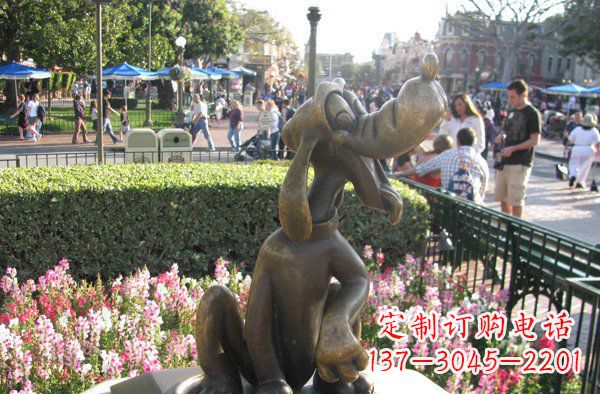 信阳公园卡通小狗动物铜雕