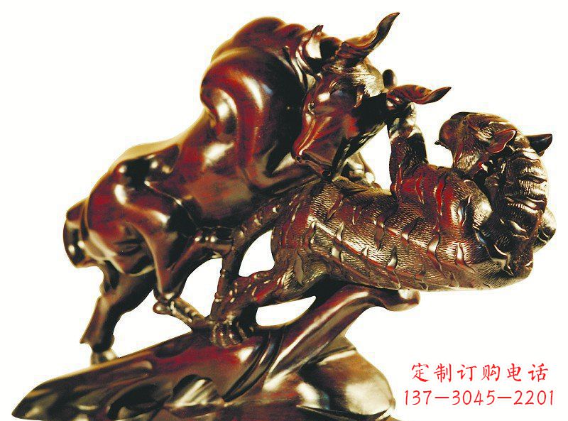 信阳风格独特的铜制老虎雕塑