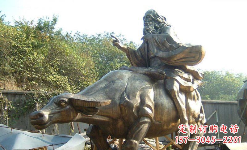 信阳中领雕塑艺术精美大型老子骑牛景观雕塑