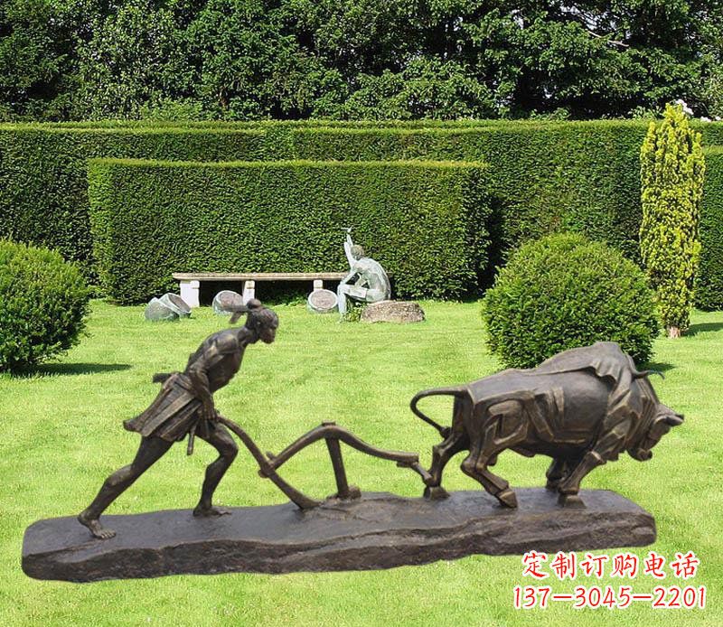 信阳古典风格牛雕塑,新时代艺术装点