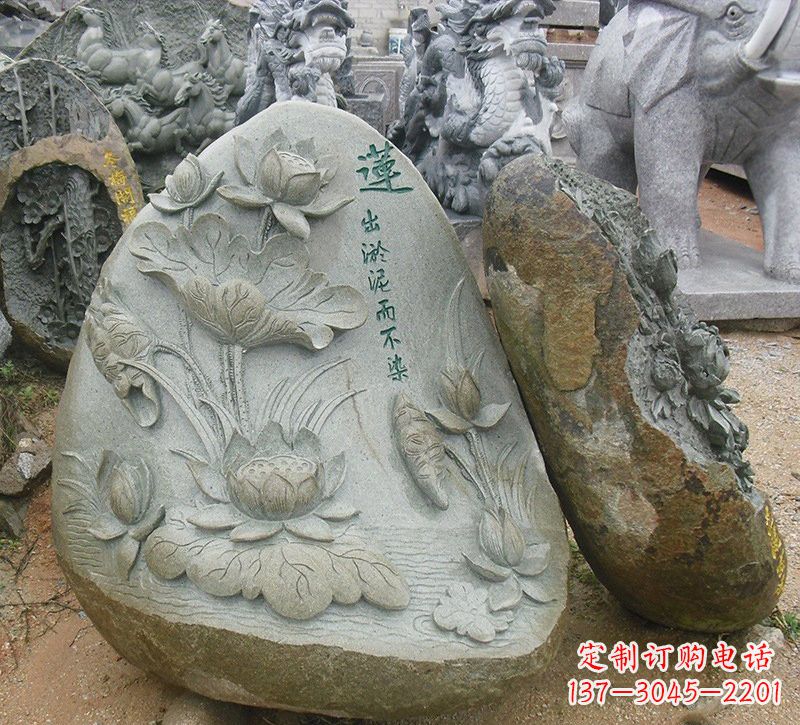 信阳以莲花为灵感的浮雕艺术