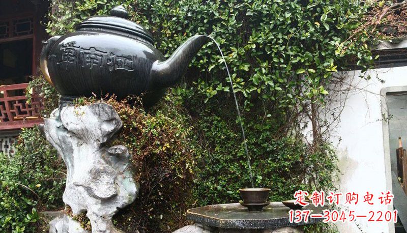 信阳铜雕茶壶,雕刻美景,带您开启新的旅程