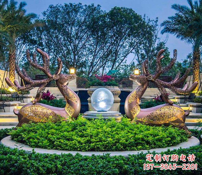 信阳梅花鹿不锈钢雕塑