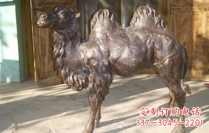 信阳静谧与动感并存,宁州中领雕塑定制骆驼铜雕