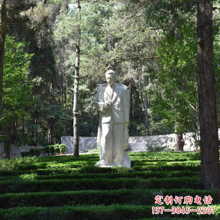 信阳聂耳汉白玉石雕塑,追随伟大作曲家的足迹