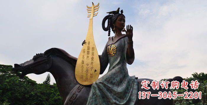 信阳传统风情,精美古典的琵琶女铜雕